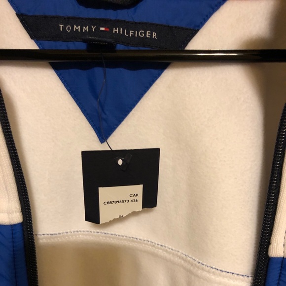 Tommy Hilfiger jacket (NEVER BEEN WORN) - Picture 2 of 6